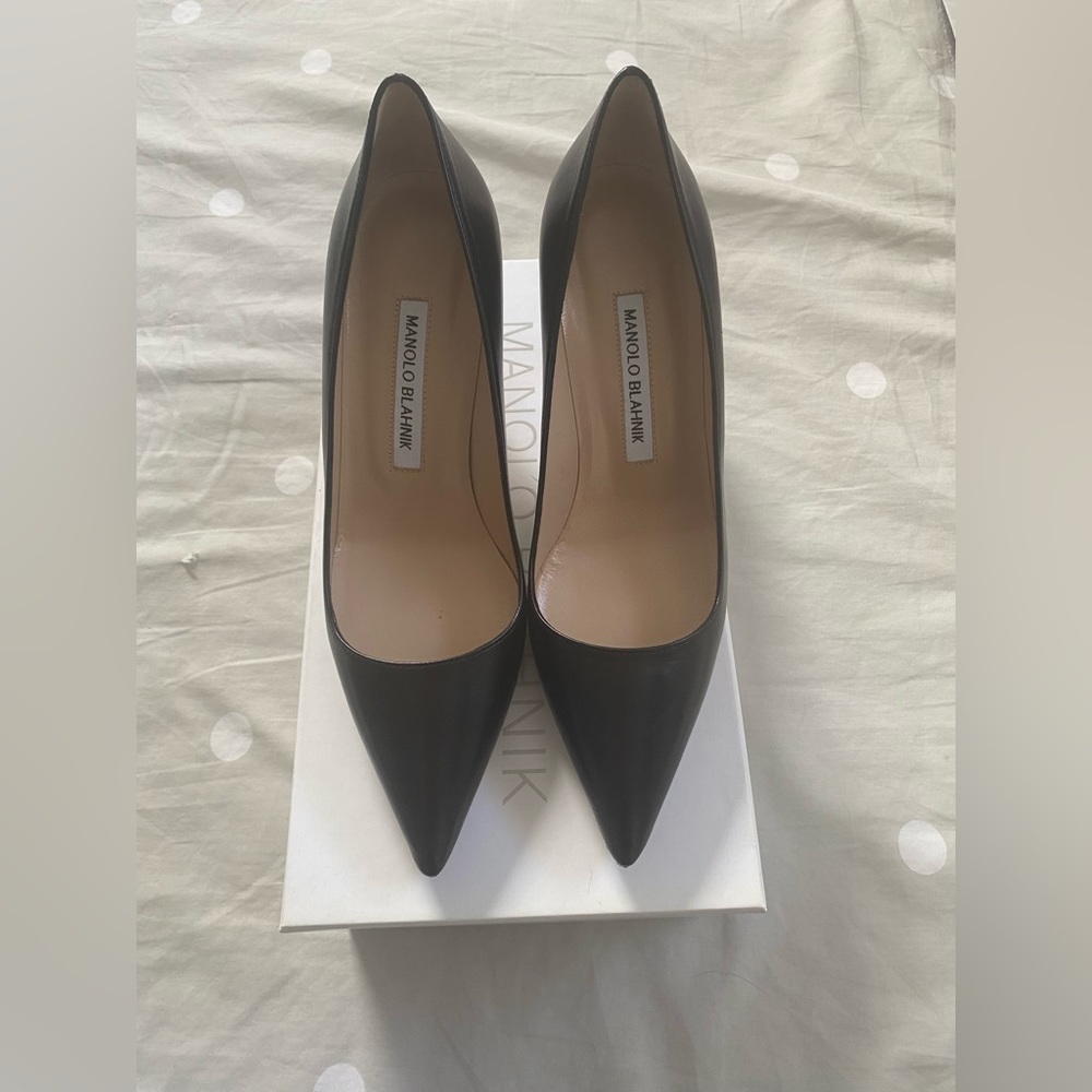 Brand New Manolo Blahnik BB 70 Pumps